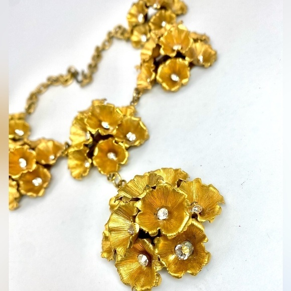 VINTAGE Henkel & Grossé (unsigned) Mid Century Floral Necklace & Clip Earrings - Picture 6 of 16